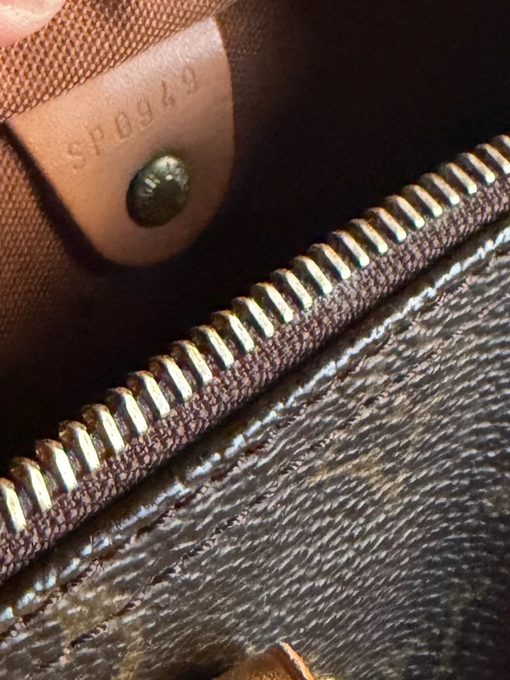 Louis Vuitton Monogram Speedy 25
